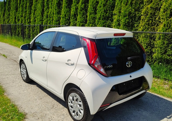 Toyota Aygo cena 44990 przebieg: 37000, rok produkcji 2019 z Sulejów małe 154